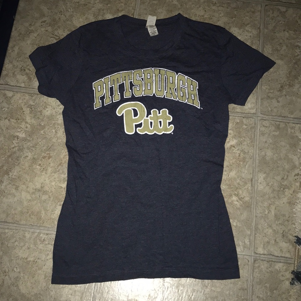 Pitt T-shirt